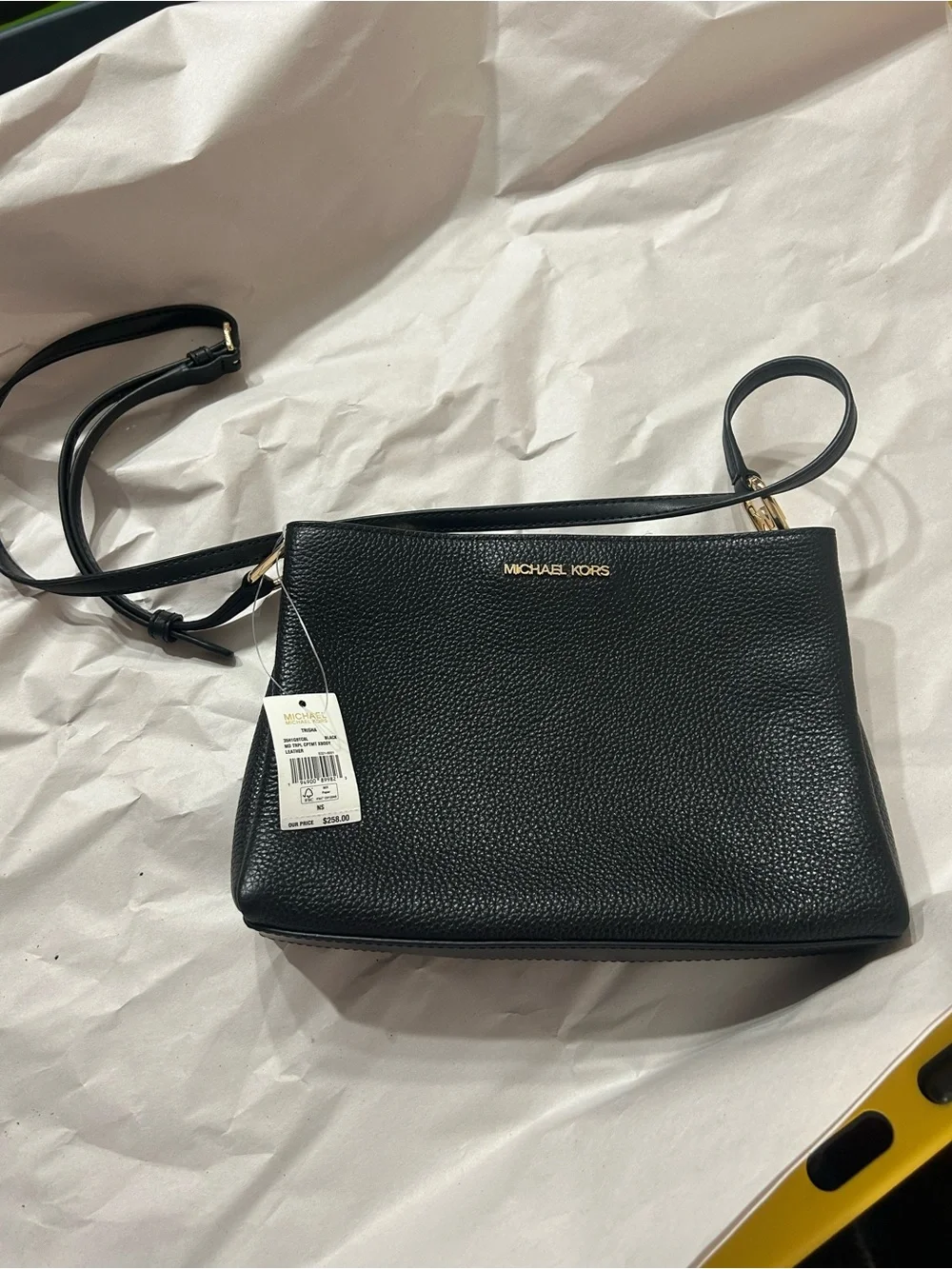 Michael Kors compact pebbled